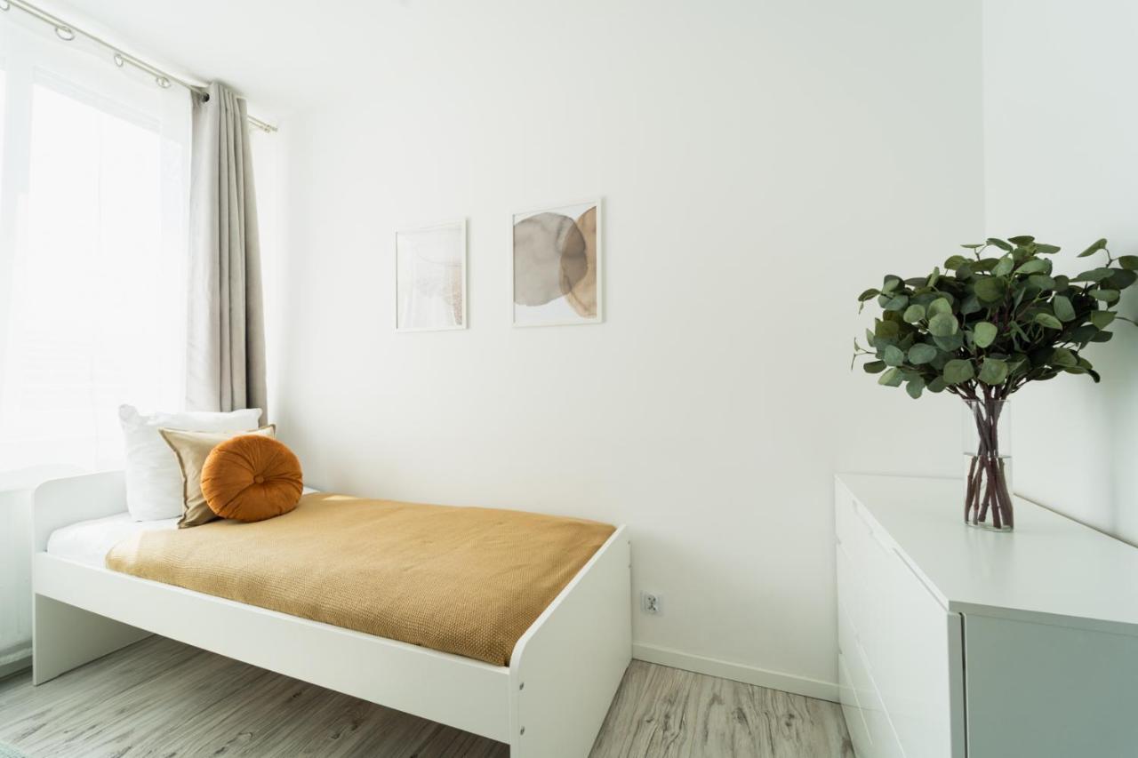 Апартаменти New Apart Near Sky Tower - Gwiazdzista Вроцлав Екстер'єр фото
